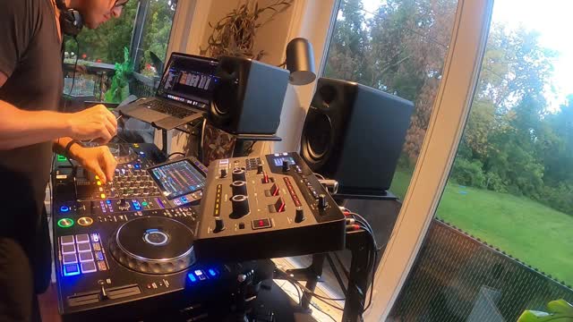 Tribal Roll — DJ Diego live